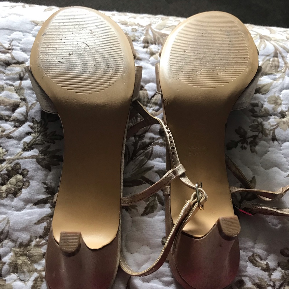 Shoes - Picture 4 of 5